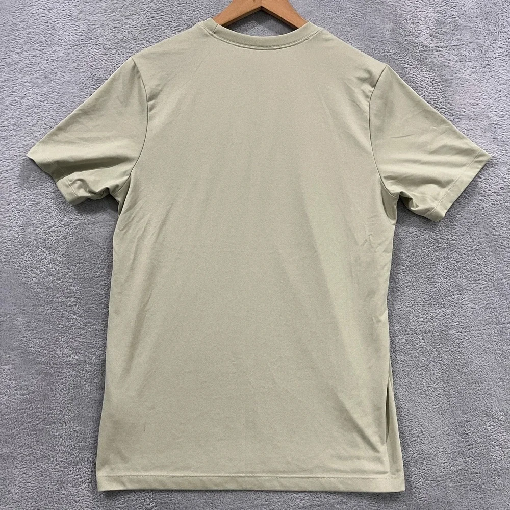 Nike Dri FIT Legend T-Shirt Mens Medium Short Sleeve Gym Workout Tee DX0989